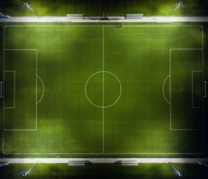 Vista aérea de una cancha de fútbol, imagen ilustrativa de Deportivo Cali contra Águilas Doradas