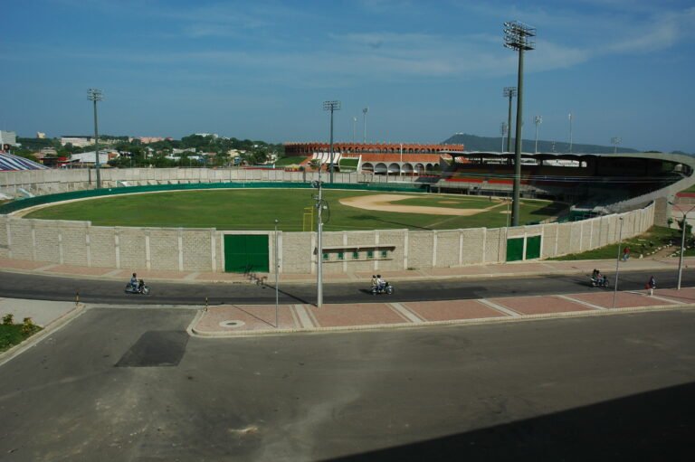 Vista del estadio de béisbol Once de Noviembre en Cartagena, fotografía de archivo de 2009