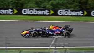 Isack Hadjar conduce el Red Bull RB22 en Spa-Francorchamps durante el Gran Premio de Bélgica de 2026