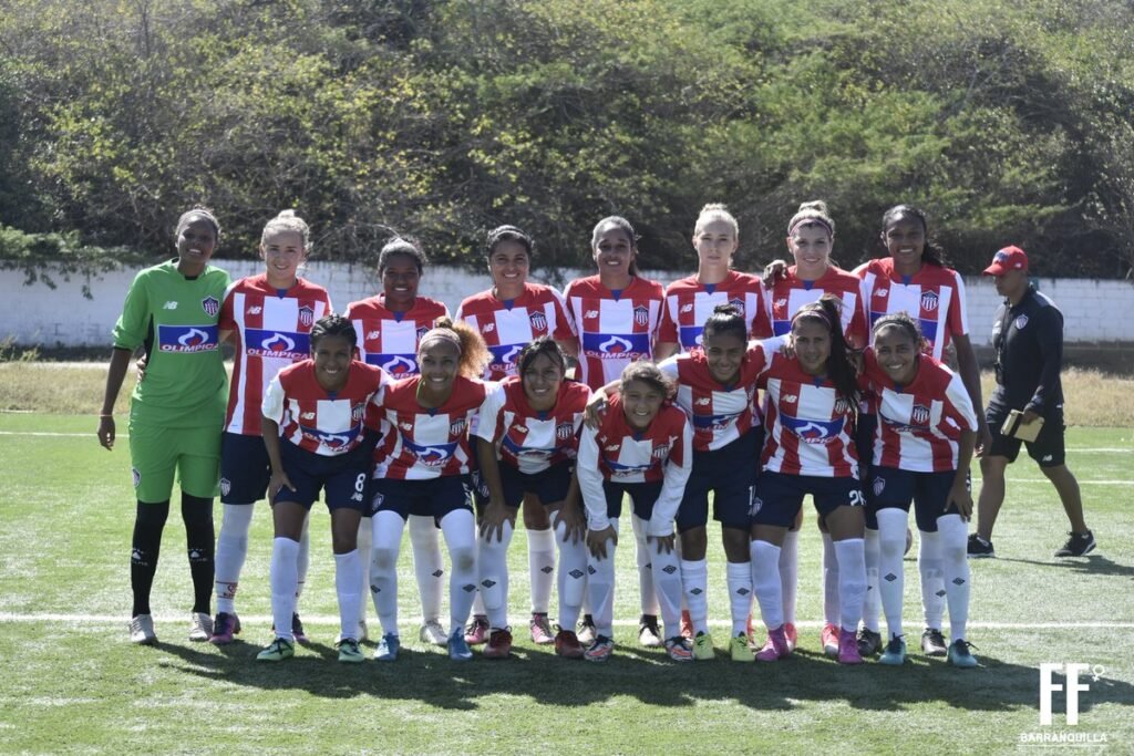 Fotografía histórica del equipo Junior Femenino en un amistoso de enero de 2018