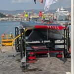 Luna Rossa navegando en Barcelona en septiembre de 2024, fotografía real de archivo