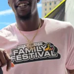 Bam Adebayo en el Miami Heat Family Festival de marzo de 2023. Fotografía de archivo de Gatorfan252525, CC BY-SA 4.0.
