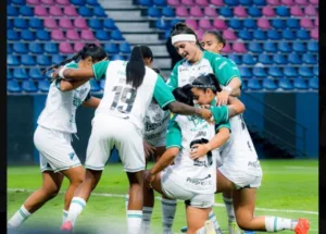 Jugadoras de Deportivo Cali celebran durante la fase de grupos de la Copa Libertadores Femenina 2026; imagen de apoyo para la previa ante Olimpia.