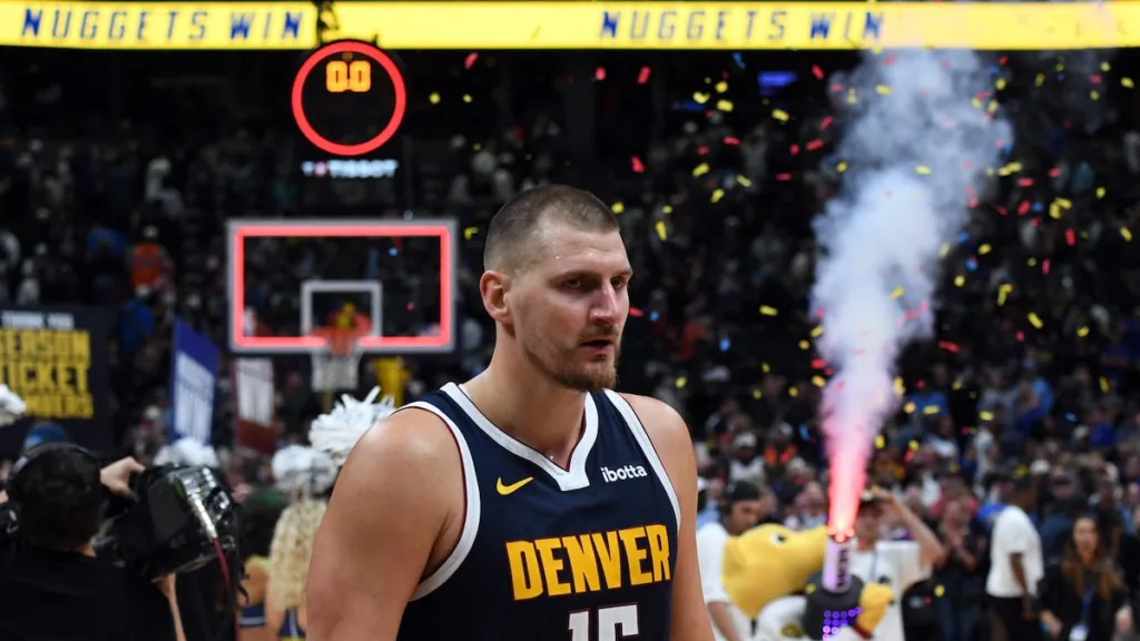 Nikola Jokic durante un partido de Denver Nuggets, en la fotografía de Christopher Hanewinckel difundida por AS en su cobertura del 25 de octubre de 2026.