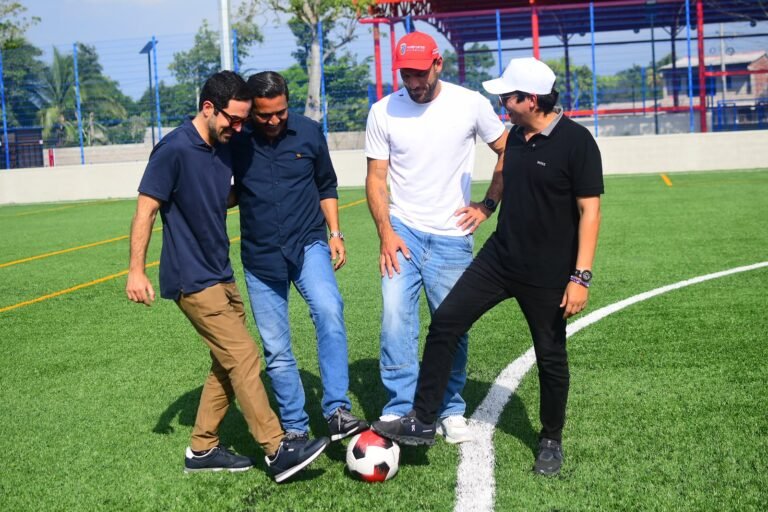 Sebastián Viera en el Polideportivo de Polonuevo durante la presentación de las escuelas deportivas