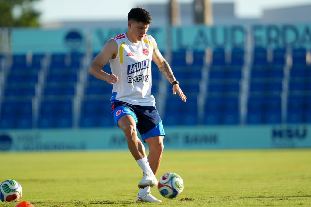 Selección Colombia masculina de mayores durante el entrenamiento del 4 de octubre de 2026. Foto: FCF.