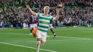 Celebración del Celtic en la fotografía oficial de la goleada 7-1 ante Hearts del 18 de octubre de 2026.
