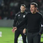 Marco Silva respalda a Durán tras la expulsión en Santa Clara