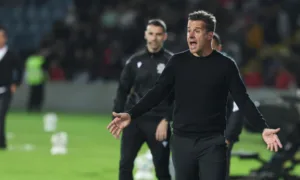 Marco Silva respalda a Durán tras la expulsión en Santa Clara
