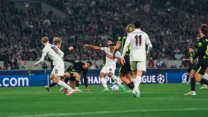 Jamie Leweling en el partido del Stuttgart ante Atlético de Madrid del 20 de octubre de 2026.